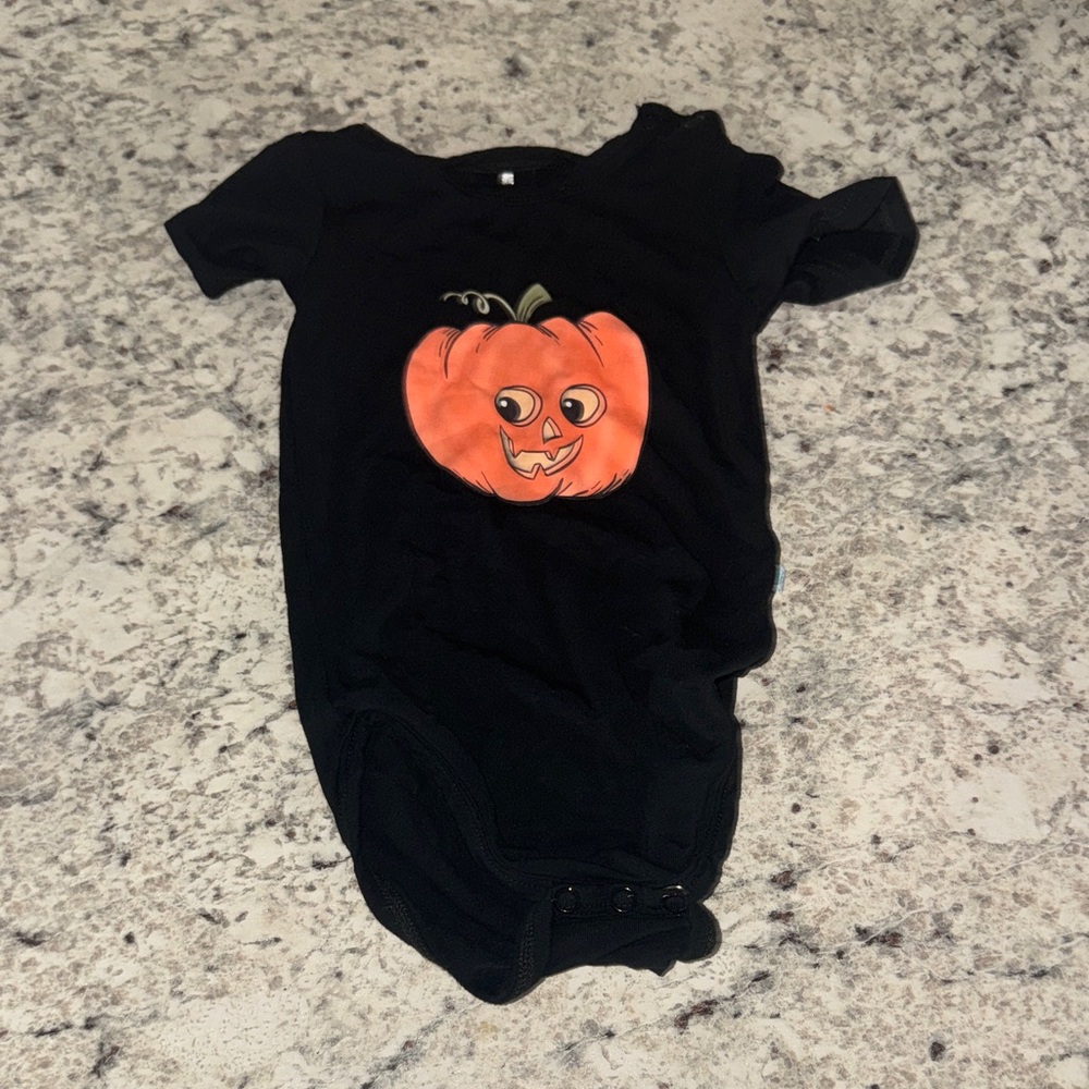 Posh Peanut Bamboo Black Onesie with a pumpkin 6/12 m
